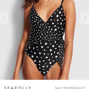 NWT Seafolly SOFT SPOT WRAP FRONT MAILLOT bathing suit